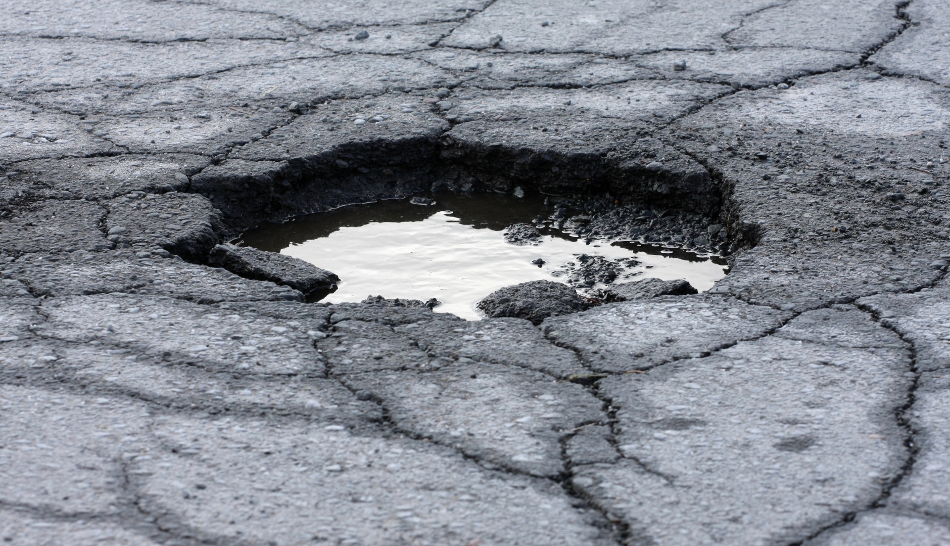 Do potholes cause car accidents?